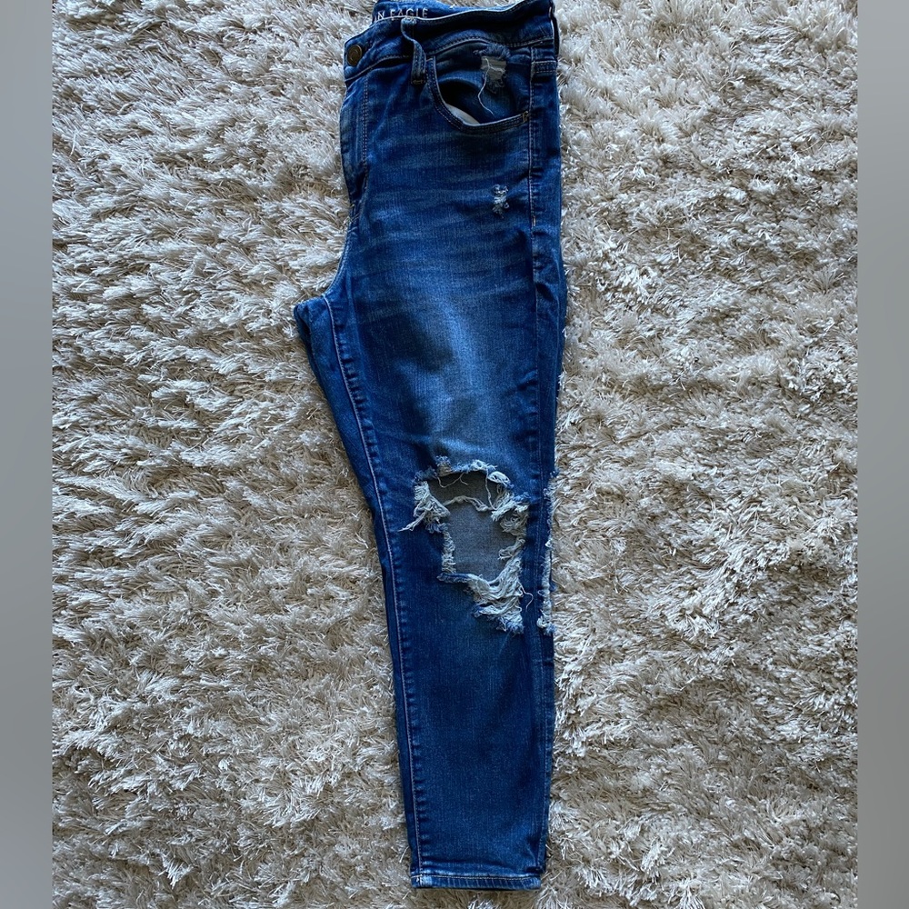 ✨AE Destroyed Jeggings✨
